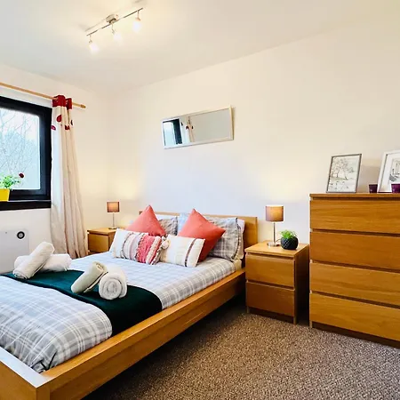 Beautiful & Spacious 2-Bed Flat In City Centre With Free Parking Glasgow Exterior foto