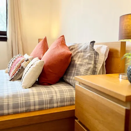 Beautiful & Spacious 2-Bed Flat In City Centre With Free Parking Glasgow Exterior foto