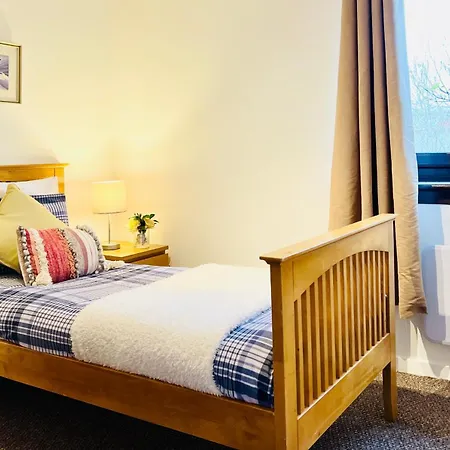 Beautiful & Spacious 2-Bed Flat In City Centre With Free Parking Glasgow Exterior foto