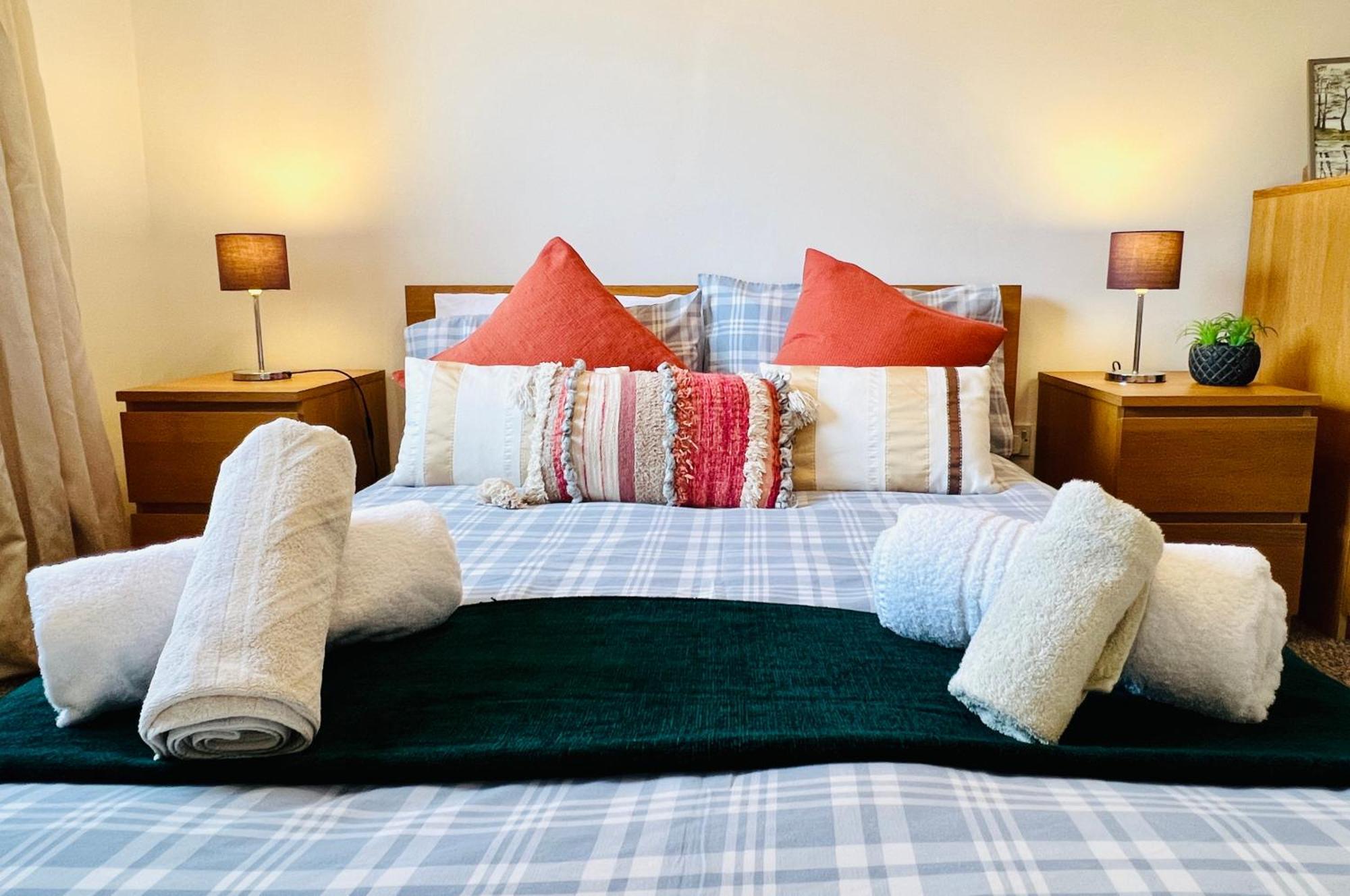 Beautiful & Spacious 2-bed Flat In Centre With Free Parking Apartamento