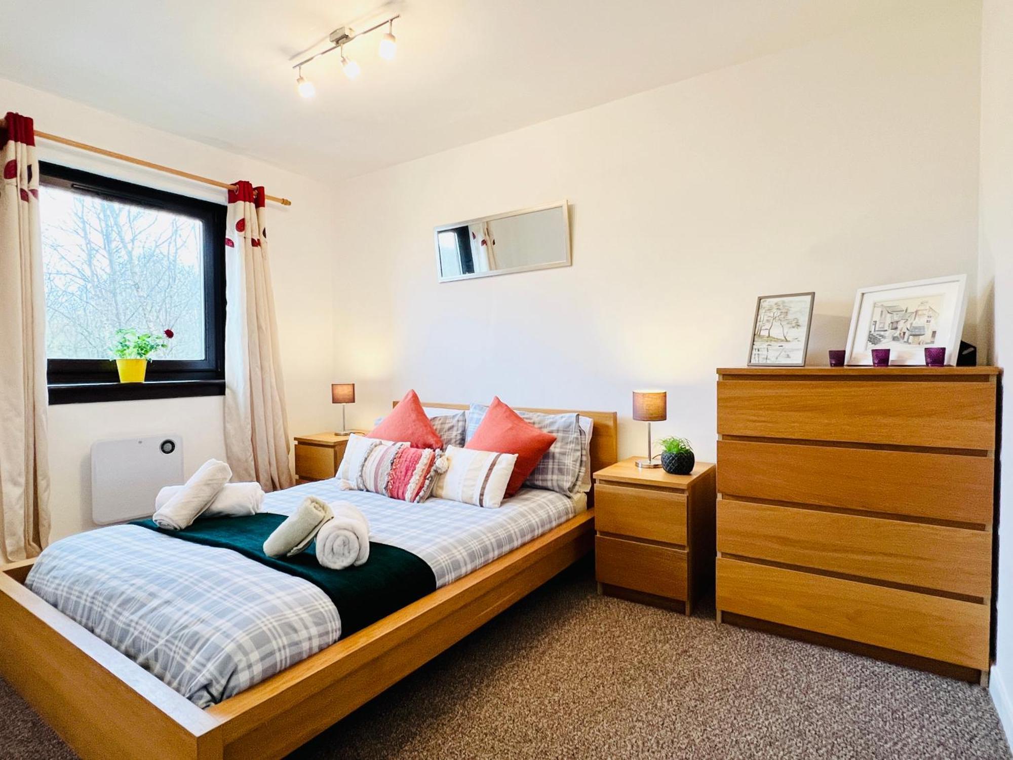 Apartamento Beautiful & Spacious 2-bed Flat In Centre With Free Parking