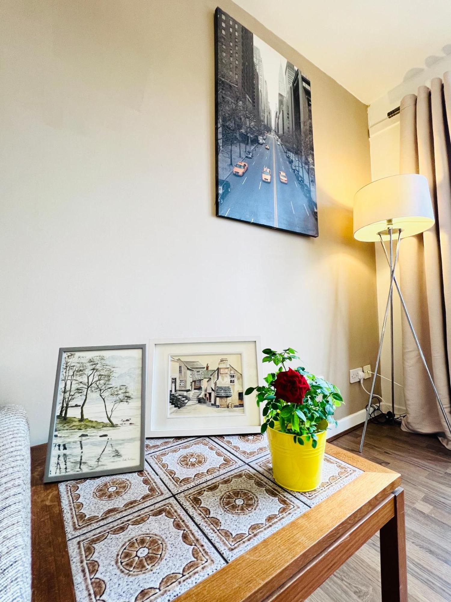 Apartamento Beautiful & Spacious 2-bed Flat In Centre With Free Parking Glasgow