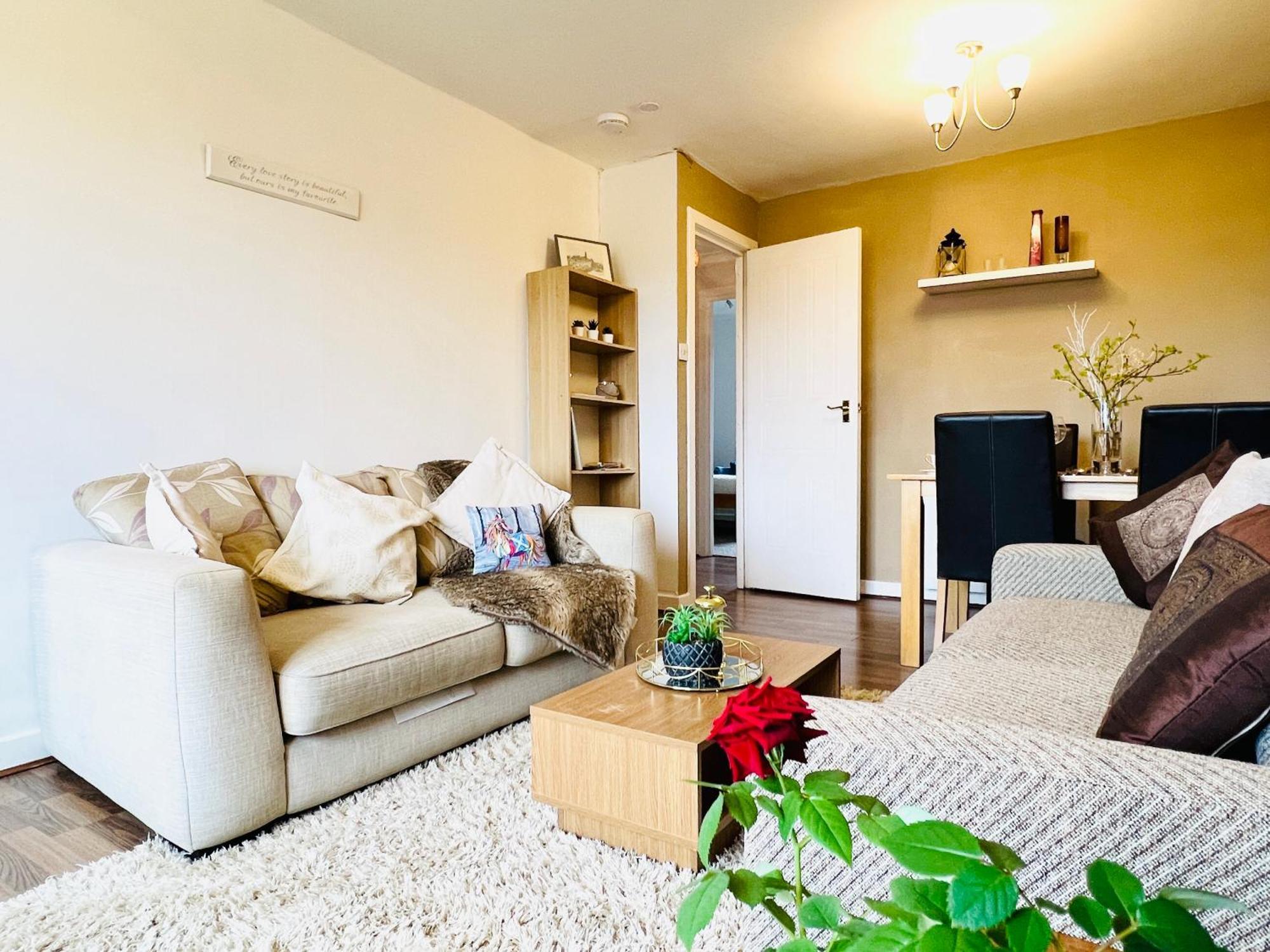 Beautiful & Spacious 2-bed Flat In Centre With Free Parking Apartamento Glasgow