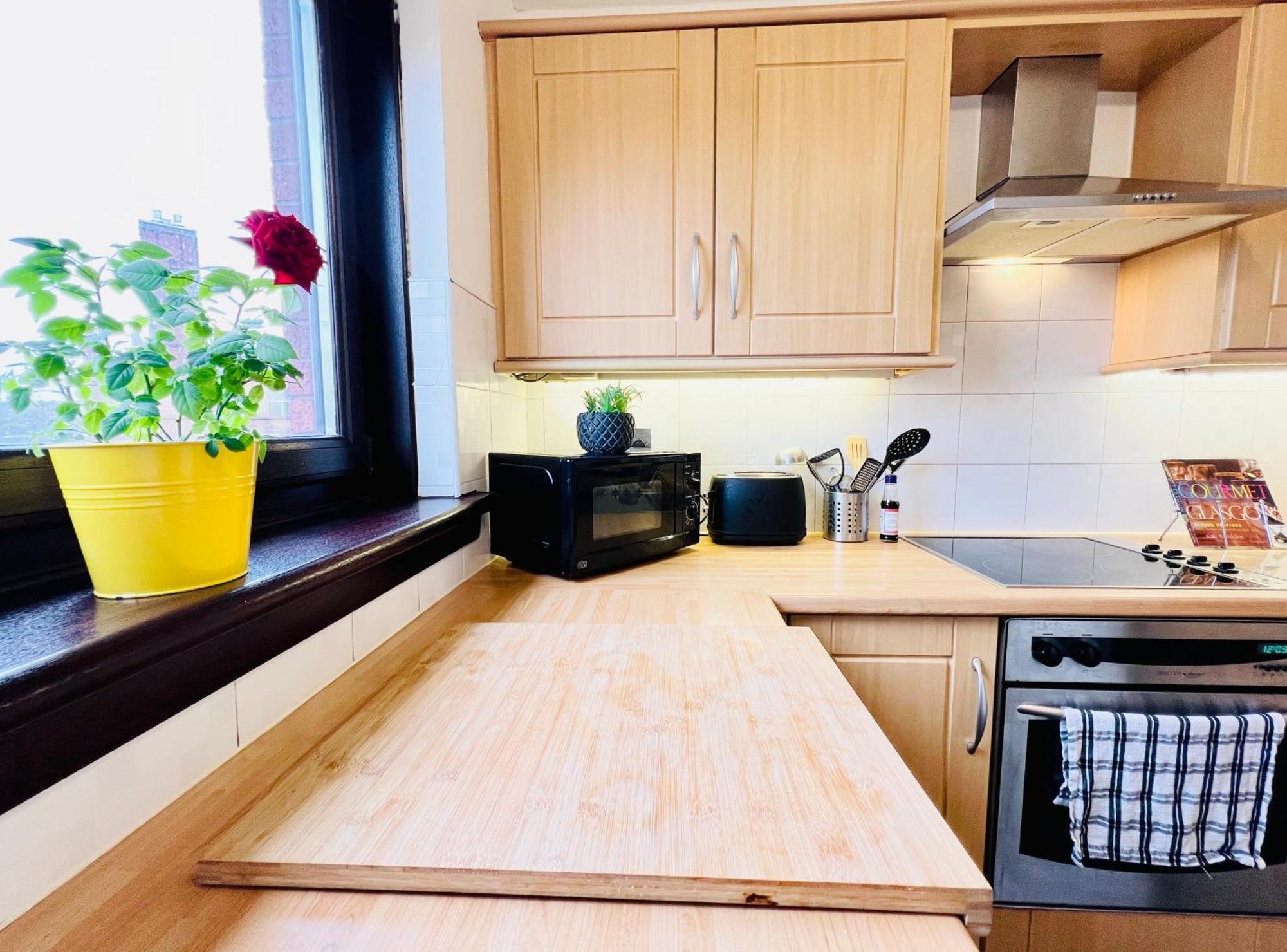 Beautiful & Spacious 2-bed Flat In Centre With Free Parking Apartamento