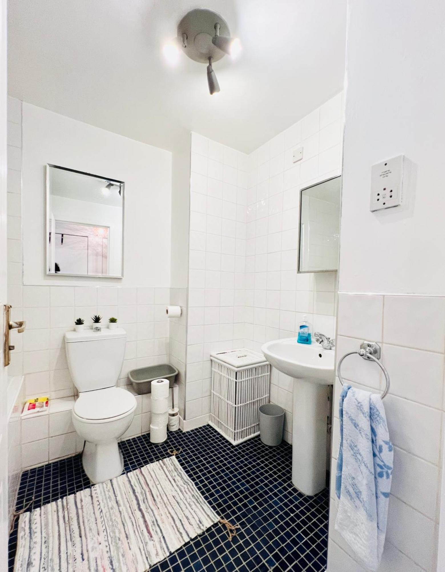 Apartamento Beautiful & Spacious 2-bed Flat In Centre With Free Parking Glasgow